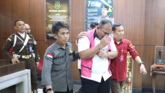 Tersangka Kasus Korupsi Sampah Tangsel Rp 75,9 Miliar Ini Menangis Saat Ditangkap